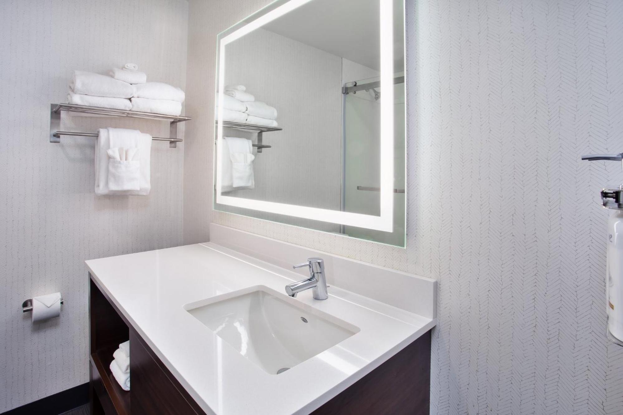 Canton-belden Village By Ihg Canton