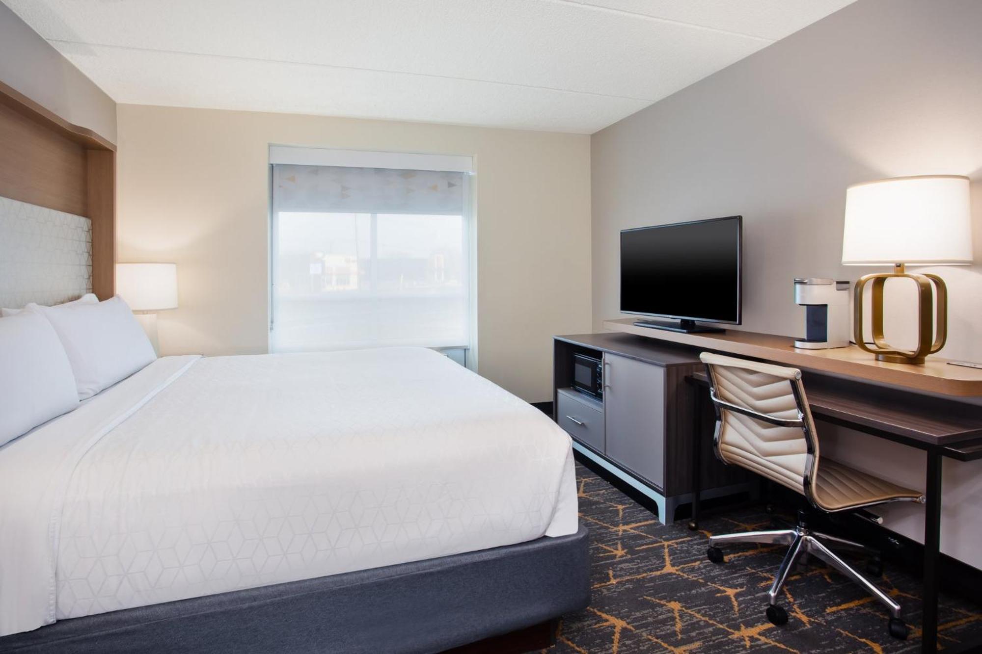 Canton-belden Village By Ihg 3* Canton