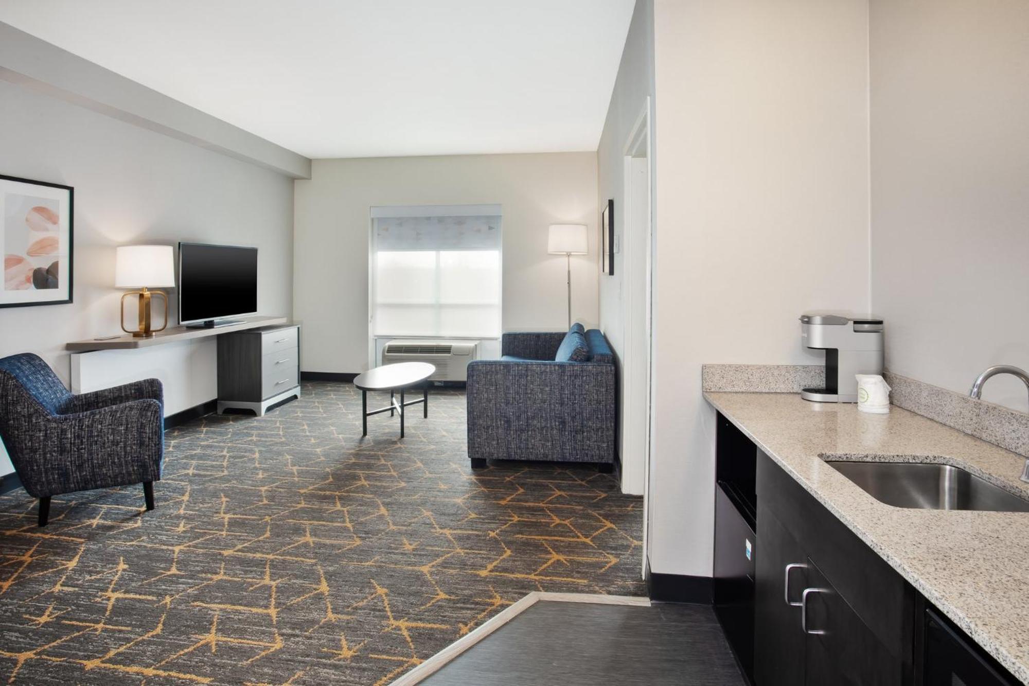 Canton-belden Village By Ihg 3*