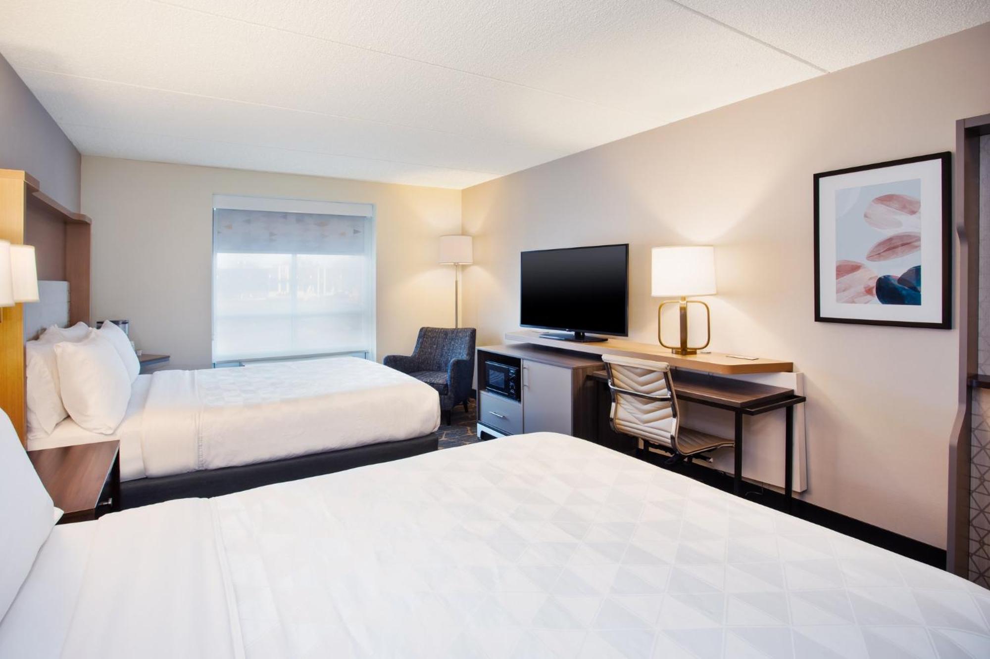 Canton-belden Village By Ihg 3*
