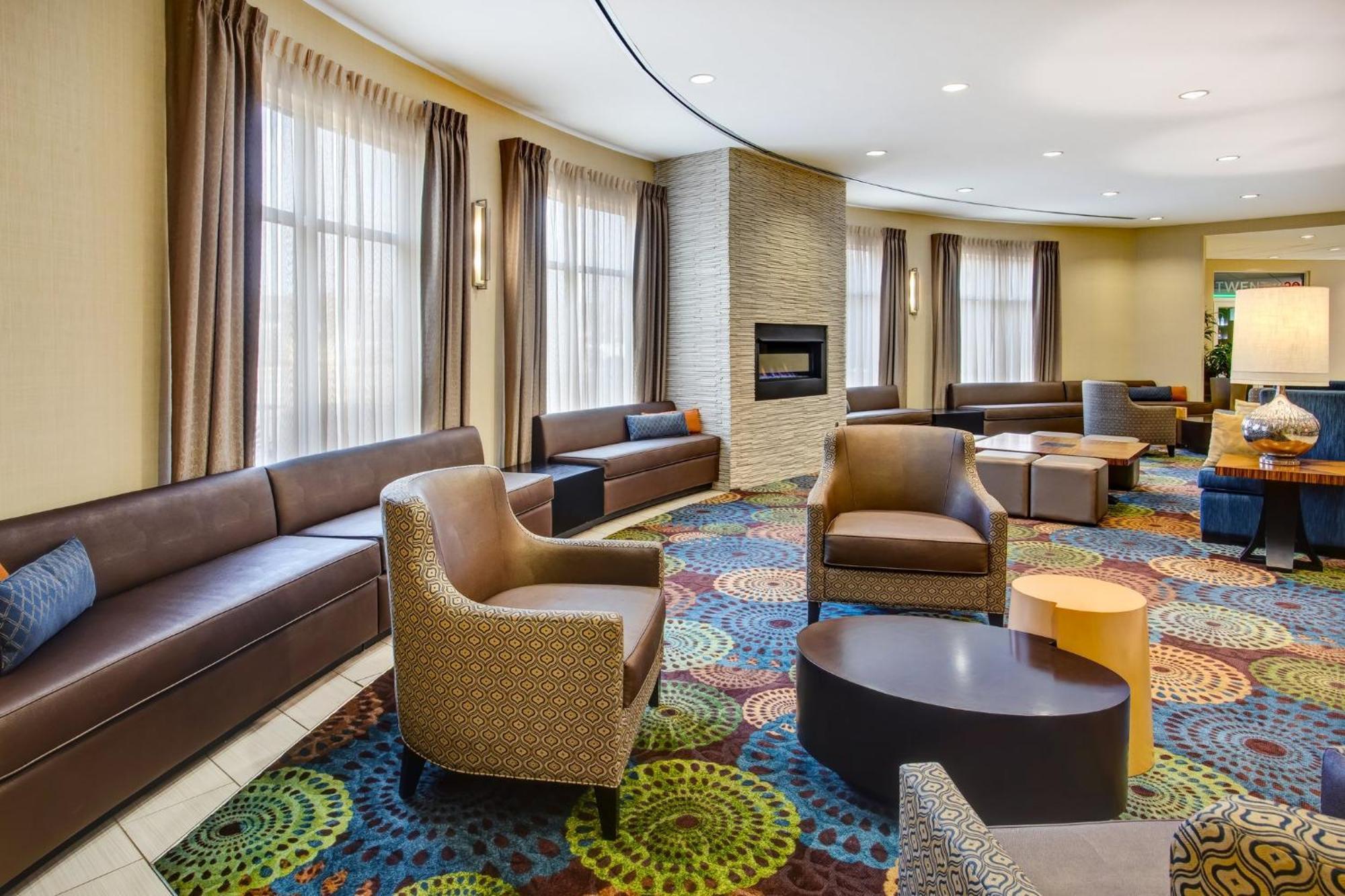 Canton-belden Village By Ihg 3*